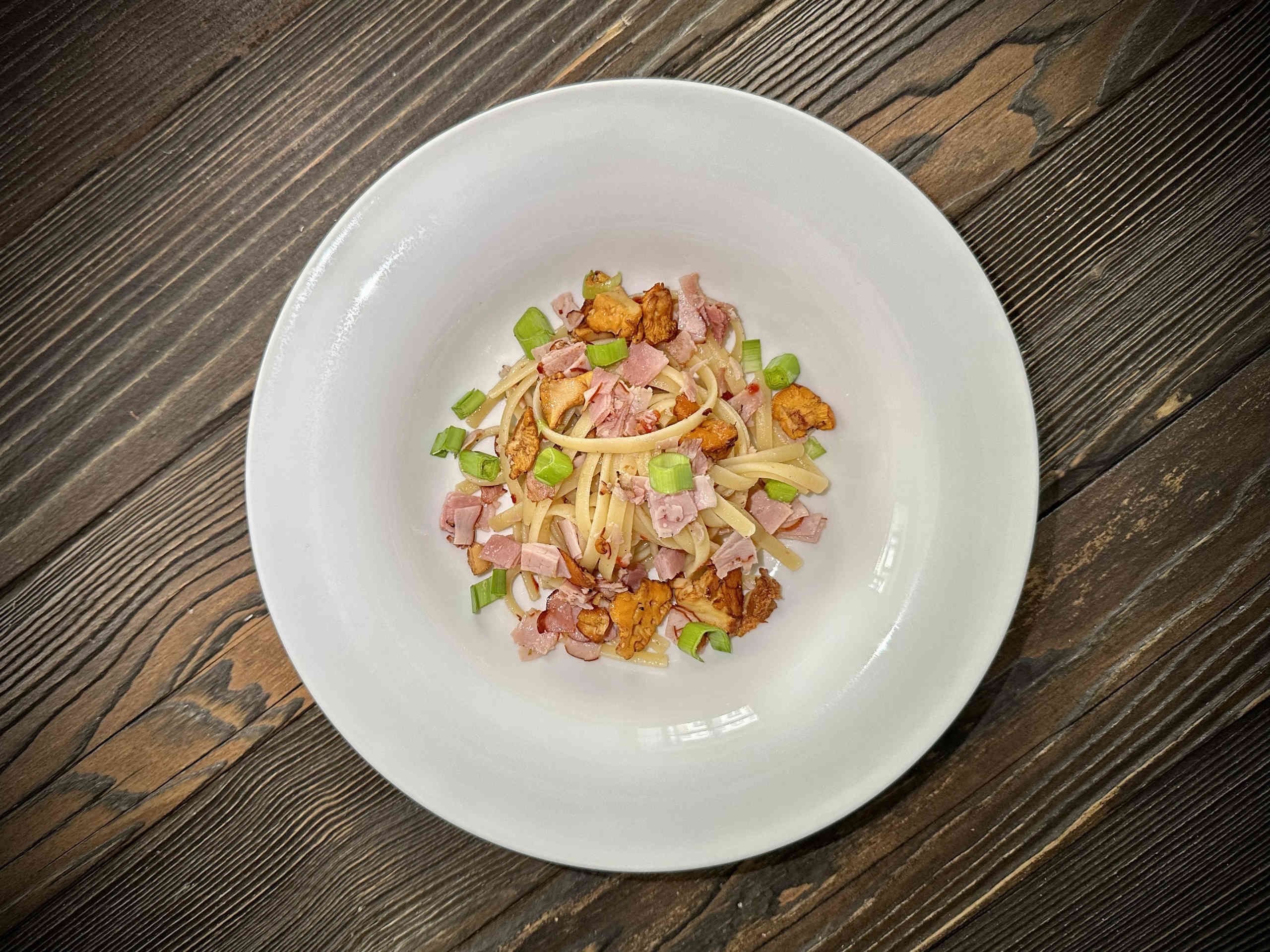 Pasta mit Eierschwammerl und Schinken © Alexandra Gorsche