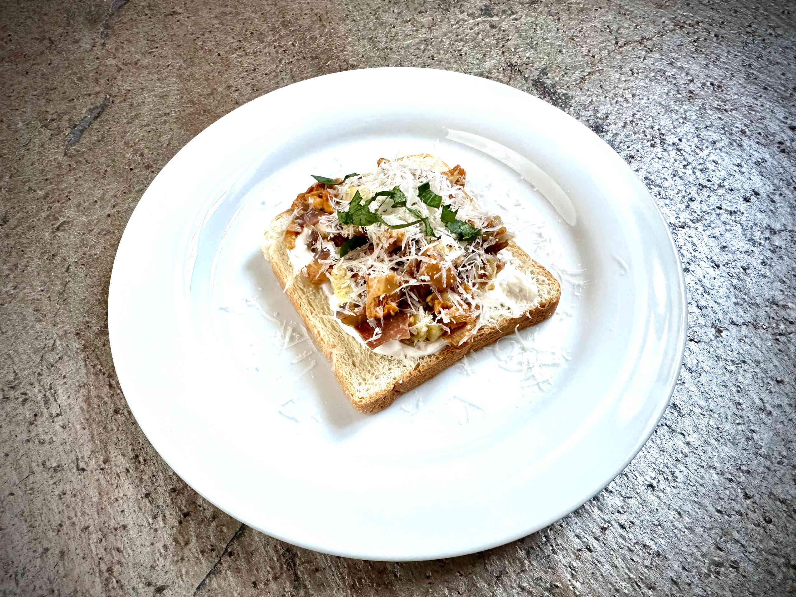 Mushroom toast © Alexandra Gorsche