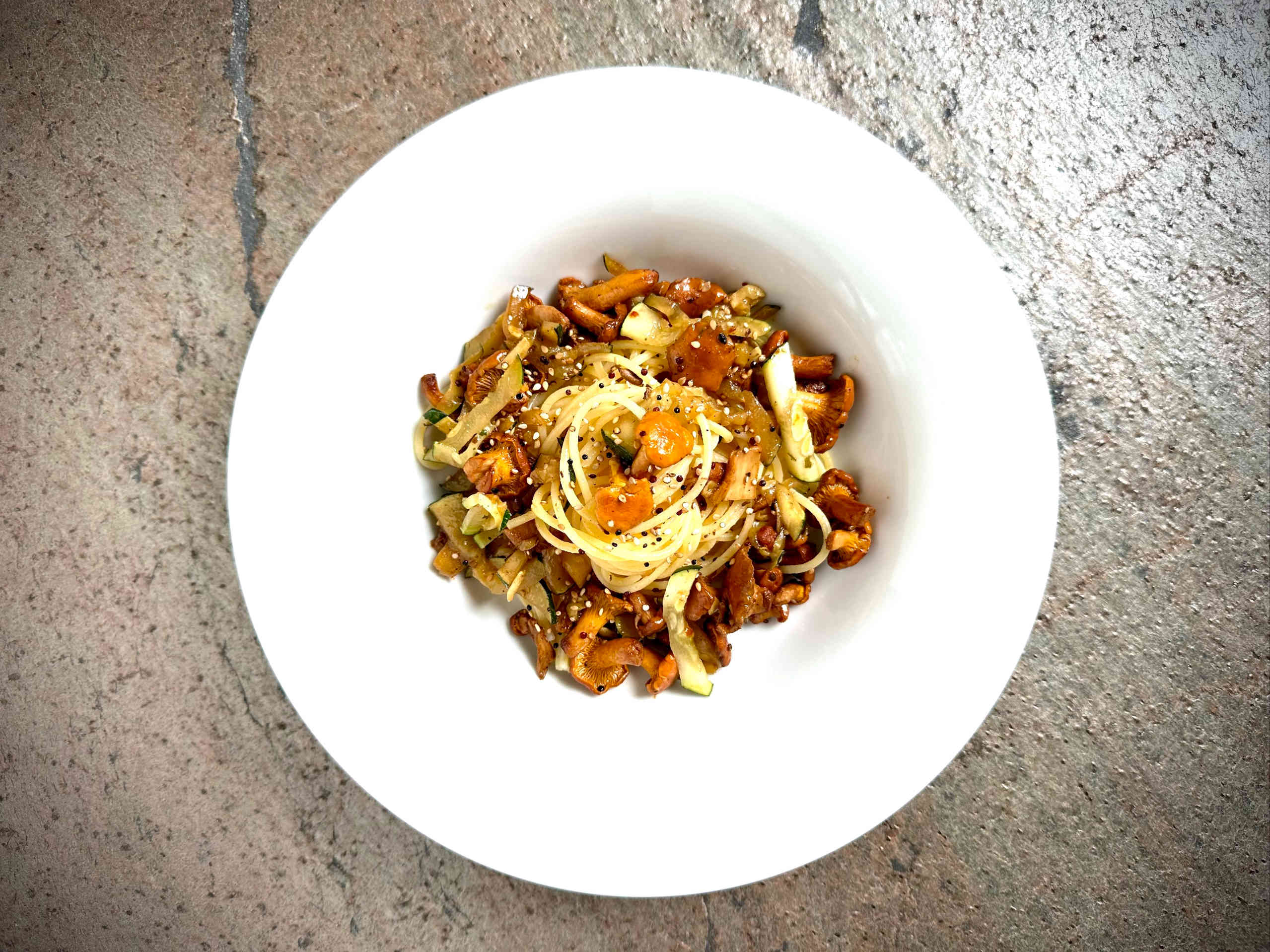 Spaghetti with chanterelles and zucchini © Alexandra Gorsche