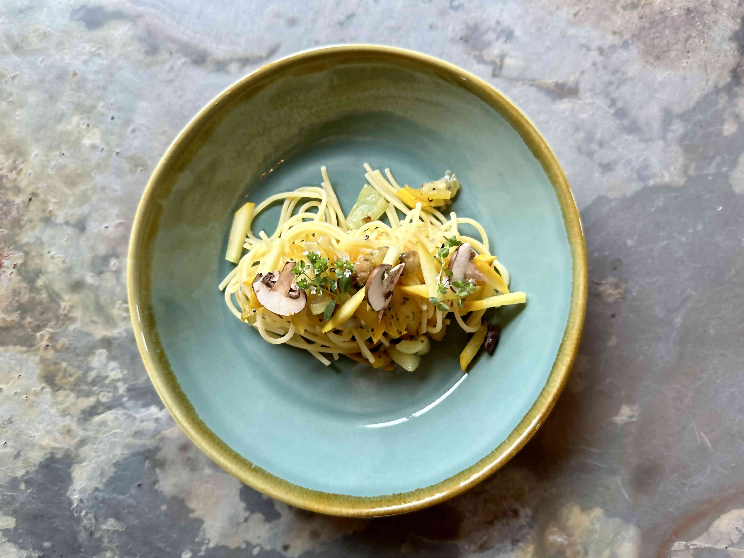 Quick pasta with summer vegetables © Alexandra Gorsche