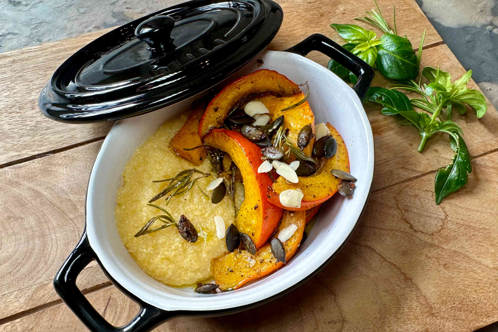 Oven-roasted Hokkaido pumpkin with creamy polenta © Alexandra Gorsche 