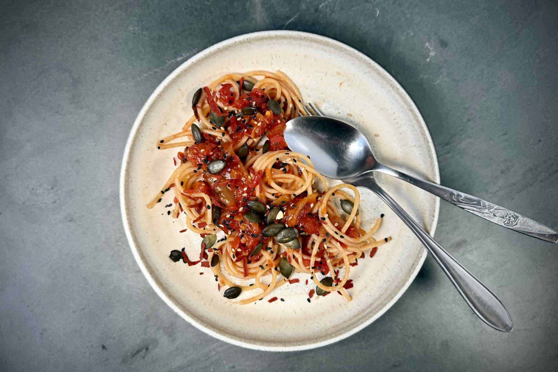 Kimchi Tomato Spaghetti © Alexandra Gorsche