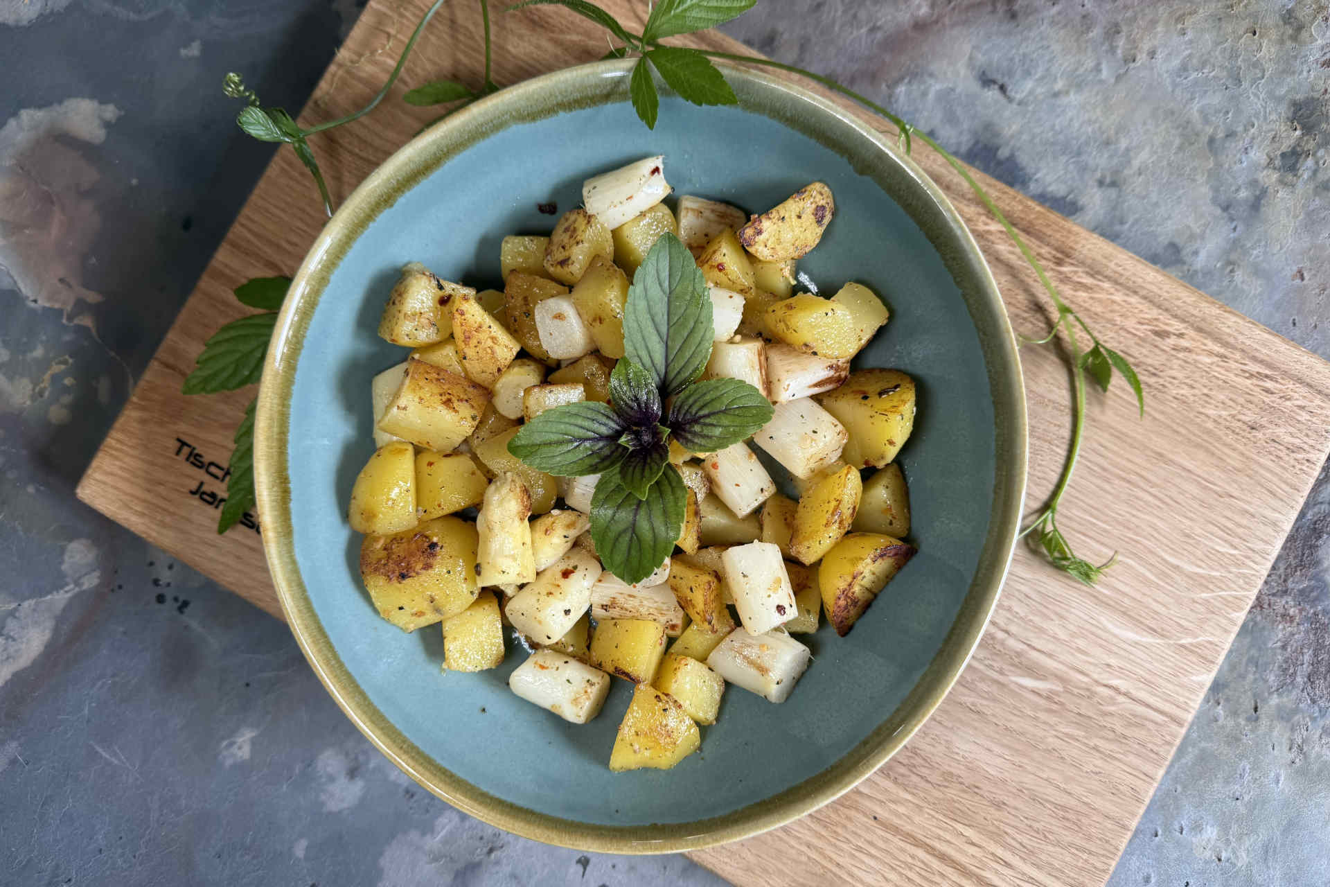 Vegan white asparagus hash © Alexandra Gorsche