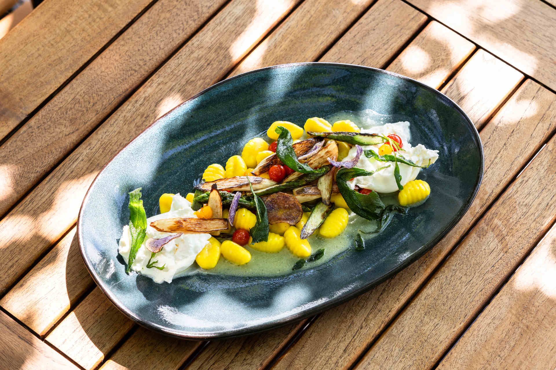 Asparagus gnocchi © Hotel Hafen Hamburg / Empire Riverside Hotel