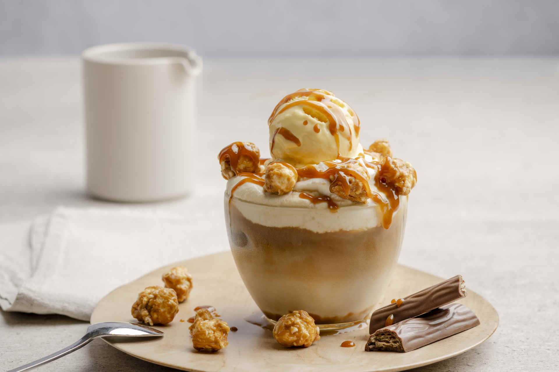 Caramel cream topping © iSi